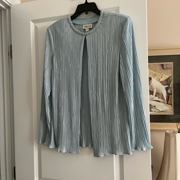 Cold Water Creek three piece pant suit. - Picture 6 of 6